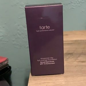 Tarte Amazonian Clay foundation